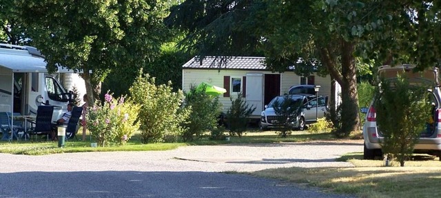 Spacious mobile home - 10 guests in Carentoir