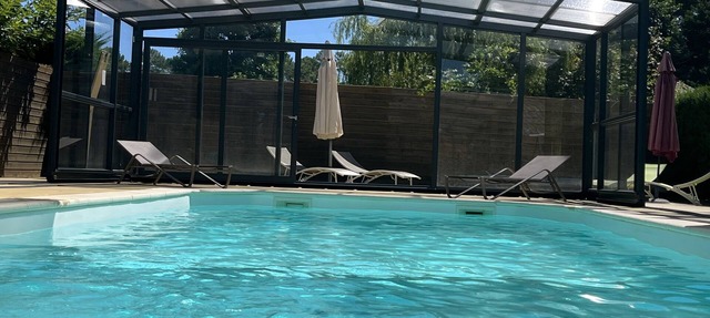 Spacious, quiet, comfortable duplex, south-facing, heated covered swimming pool in Messanges