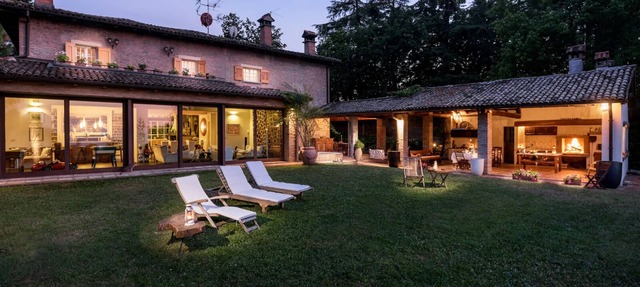 Splendid Villa Monte Quercione in Emilia-Romagna