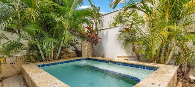Steps to Beach/Pool & Jacuzzi/Wave Coast Suite 8! in Rincon