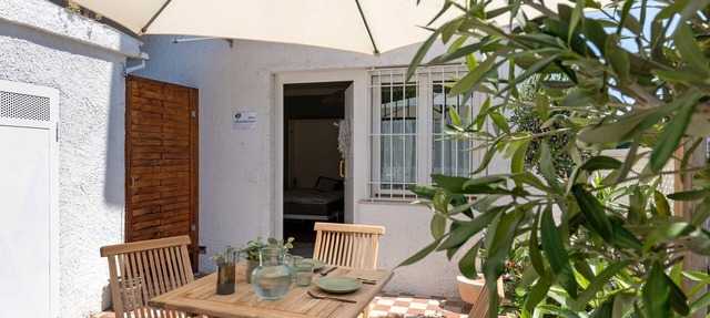 Studio Apartment 'Il Sire - Casa Vacanza' with Private Terrace, Wi-Fi and Air Conditioning in Desenzano del Garda