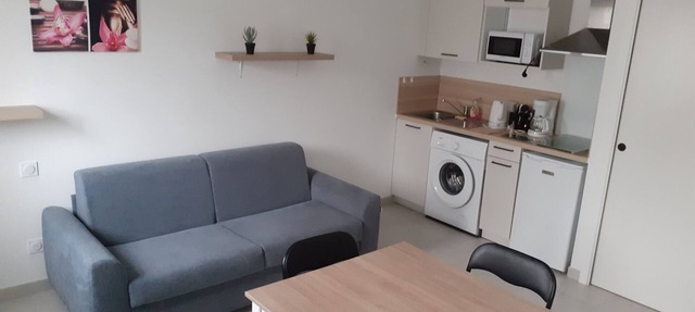Studio + parking privatif en sous-sol. En Résidence sécurisée et clôturée in Clisson