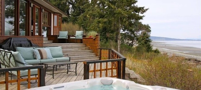 Stunning Ocean View from Your Private Hot Tub, Qualicum Bay in Qualicum Beach