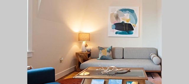 Stylish 1 Bdrm Apt w/King Bed in Alexandria