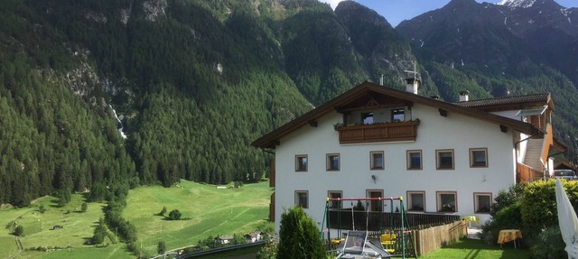 Suite with a fantastic view of the Flim waterfall in Martell