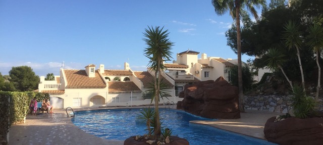 Superb very equipped apartment(fiber Wifi, internat TV channels)+private garden in Orihuela Costa