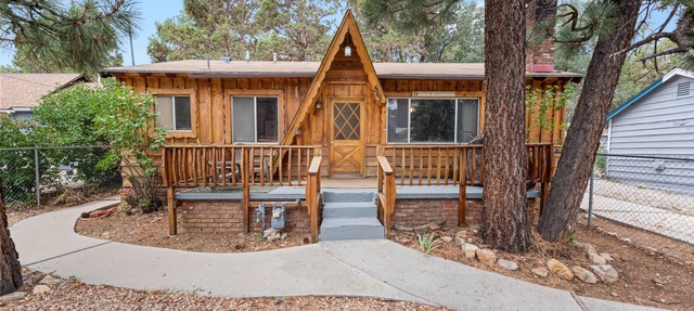 The Bear Escape - Mountain charm and is perfect for small family gatherings! Perfect getaway! in Sugarloaf