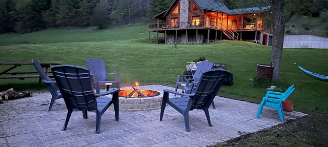 The Driftless Escape! Modern, large cabin/57 private acres in WI drift less area in Richland Center