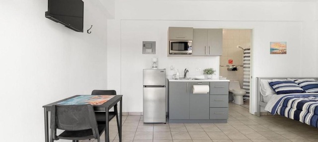 The Tiny Salty Box | Studio 5 Min to Beach in Stella