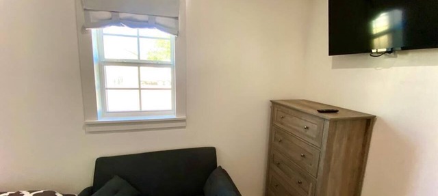 Tinyhouse with AC and laundry area. Near Ector County Coliseum in Odessa