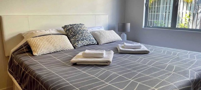 Trinity Beach Getaway, cosy apartment at rear of main residence, very private. in Trinity Beach