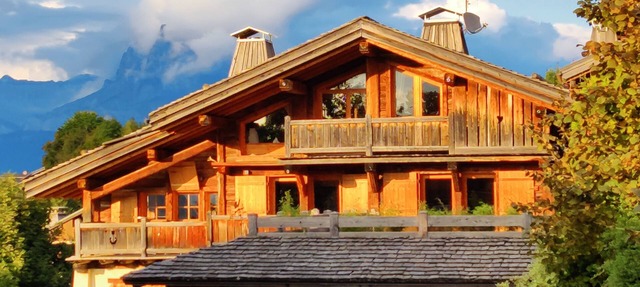 Ultra-cozy chalet in the heart of Megève (sleeps 12) in Megève