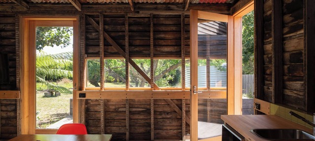 Unique private accessible guestsuite architect designed urban cabin, Launceston. in Invermay