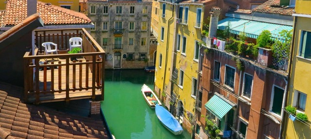 Venice Rialto Penthouse with terrace and canal view wifi air conditioning in Venezia