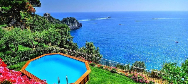 Villa Amaltea: A bright three-story villa built sheer above the sea, with Free WI-FI. in Conca dei Marini