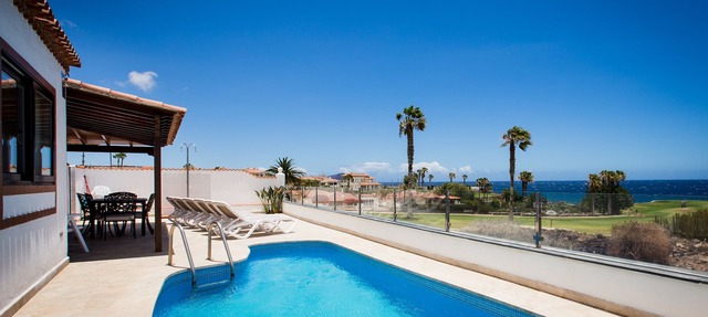 Villa Atlantico, 3 bedrooms, 2 Bathrooms AC & Stunning Views of Ocean & Golf in Amarilla Golf