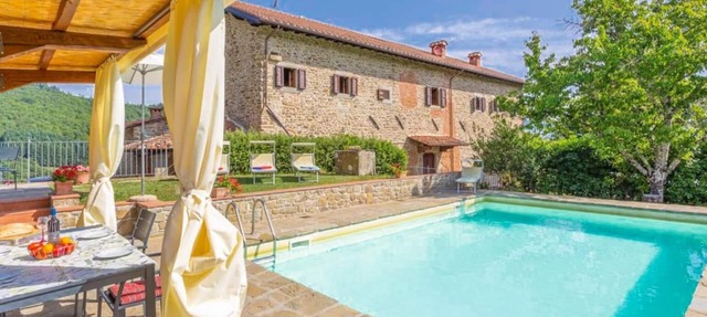 Villa Il Castello - Four Bedroom Villa, Sleeps 8 in Ortignano Raggiolo