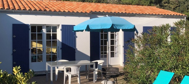 Villa in Oléron: A peaceful retreat facing south, 400 m from the beach in Saint-Georges-D'oléron