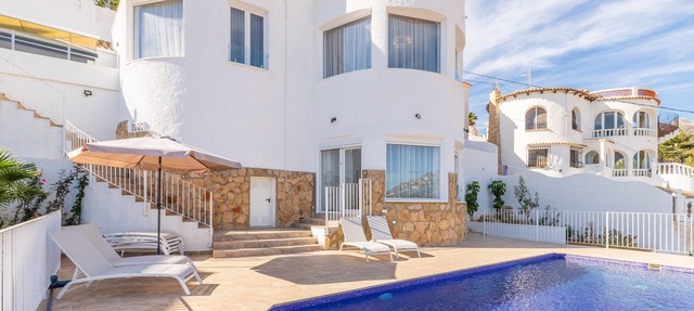 Villa 'Sol Y Mar' with Private Pool, Wi-Fi and Air Conditioning in Calpe