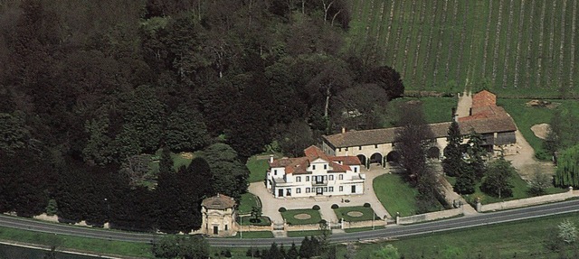 Villa Tron. 'Portico' apartment on the Brenta Riviera between Venice and Padua. in Dolo (venezia)