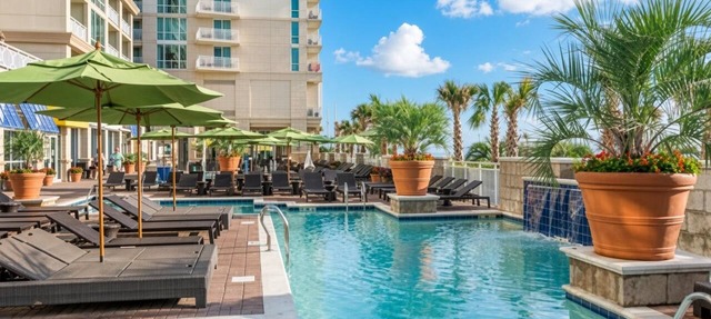 Virginia Beach | Coastal Comfort | Resort Pool & Beach Access in Virginia Beach