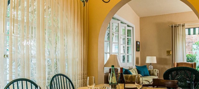 vvCharming Tropical Villa, Surrounded by Nature with Easy Beach Access & Parking in San Juan