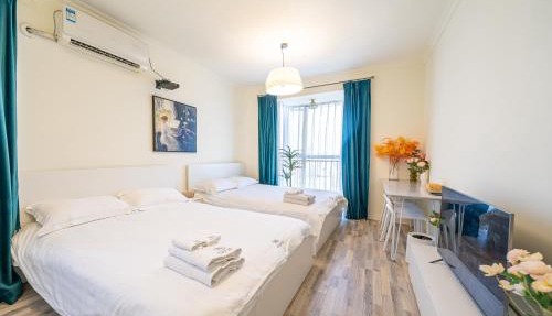 WangYue - Paris Fashion ShFinacial Center Landmark view 2 King Beds Flat in Shanghai