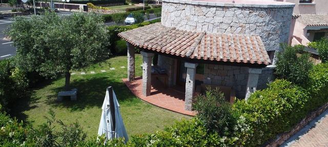 Wonderful head-end villa with large garden and solarium in Porto San Paolo
