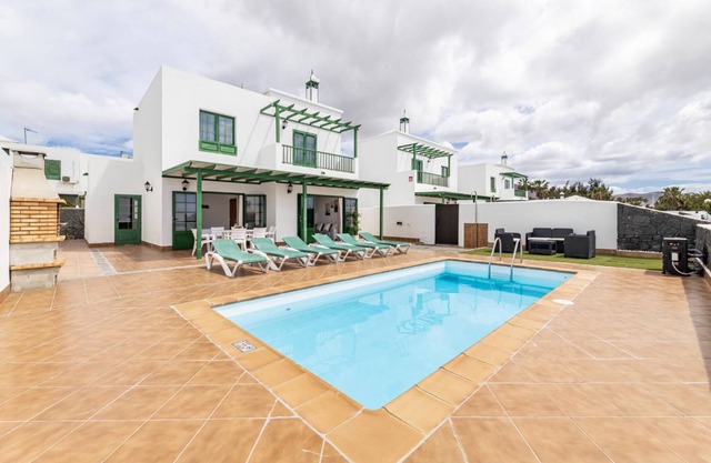 Villa Costa Papagayo 5: Heated Private Pool, Walk to Beach, A/c, Wifi in Playa Blanca