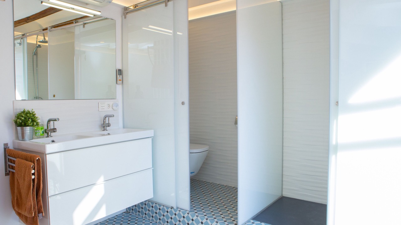 Photo of Bathroom in El Mercat