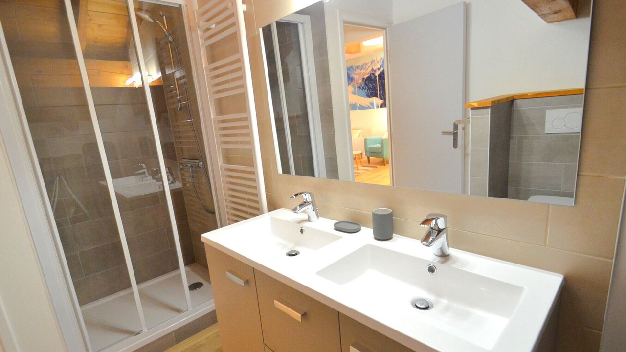 Photo of Bathroom in Saint-Marcel