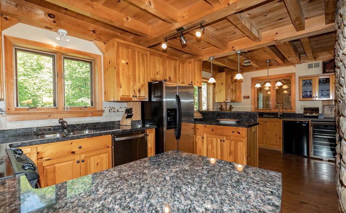 Photo of Kitchen in Lake of Bays