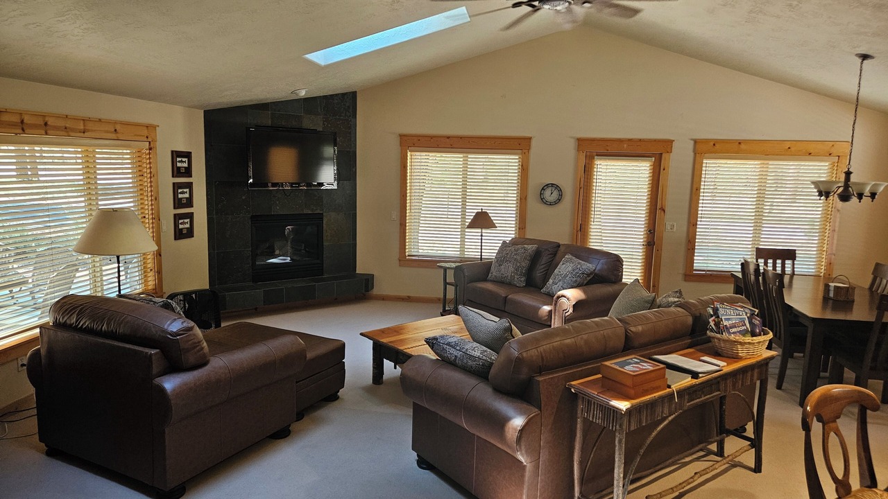 Photo of Livingroom in Sunriver