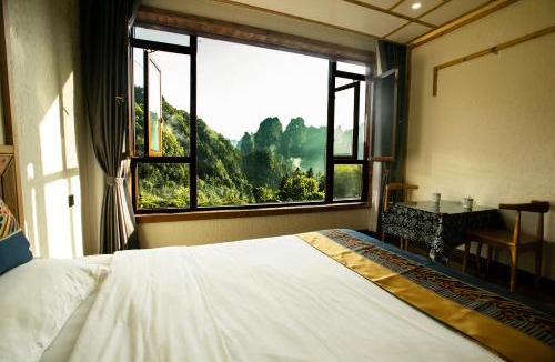 Wulingyuan House | Mountain-scenery inn