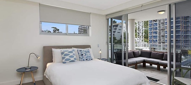 Eden Apartments Unit 502 Modern apartment easy walk to Twin Towns Services club, Wi-Fi Inc. in Coolangatta