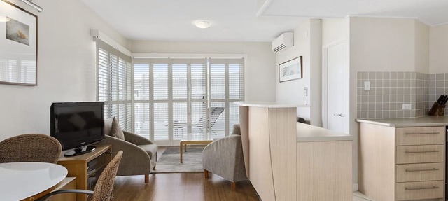 Resort on the Beach 4302 with resort Pool in KINGSCLIFF