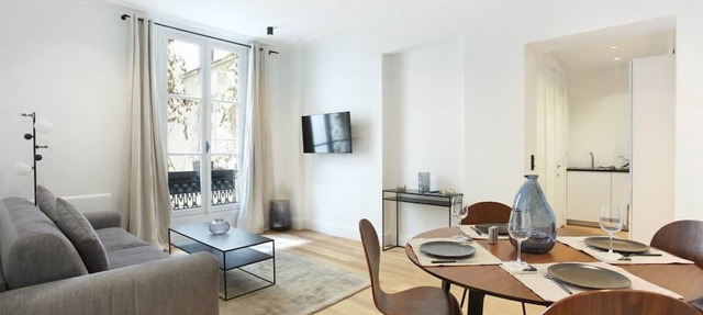 Elegant Apartment at the Palais Royal Opera in Paris