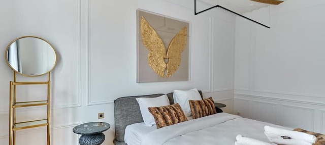 Sublime Apartment Montaigne/Arc de Triomphe in Paris