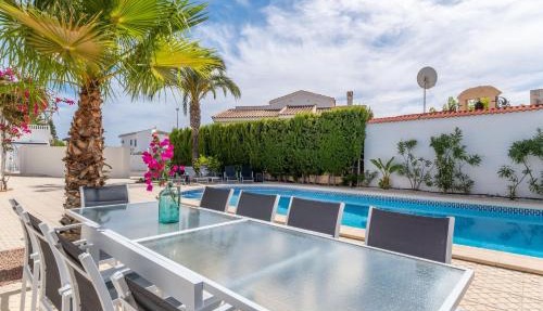 Modern villa with great location in Ciudad Quesada
