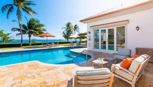 Faroway Luxury Ocean & Beach Villa - South Sound 4BR Oceanfront Estate in Half Way Pond