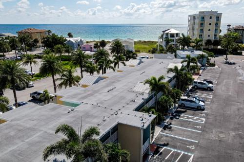 Chateaux Indian Shores 